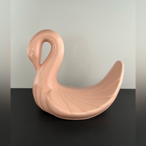 Vintage Pink Swan Towel Holder - Picture 3 of 8